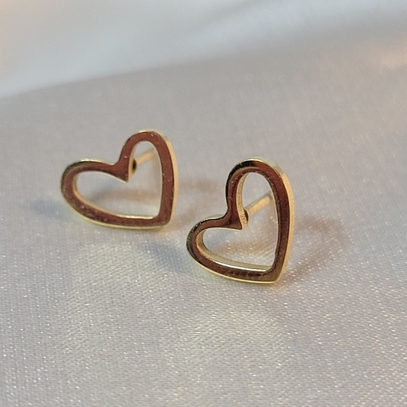 Abstract Heart Hollow Stud Earrings, choice of color - Picture 7 of 7